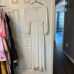 NWOT Entro White Long Sleeve Dress with Ring Detail